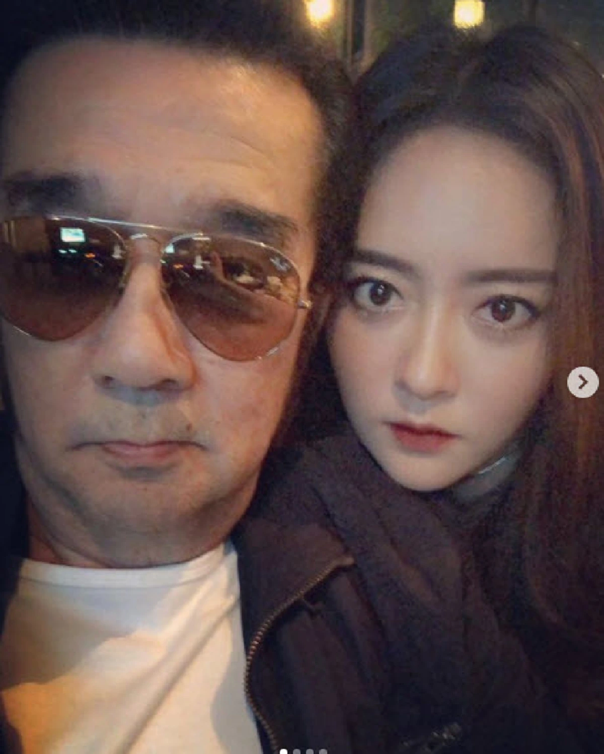 **บุกตบกลางกองถ่าย !!! เปิดคลิปนาที "น้องชาย" นักแสดงสาวชื่อดัง "แก้มบุ๋ม" เดือดจัด หลังพี่สาวถูกพิธีกรพูดเสียดสี ? (คลิป)