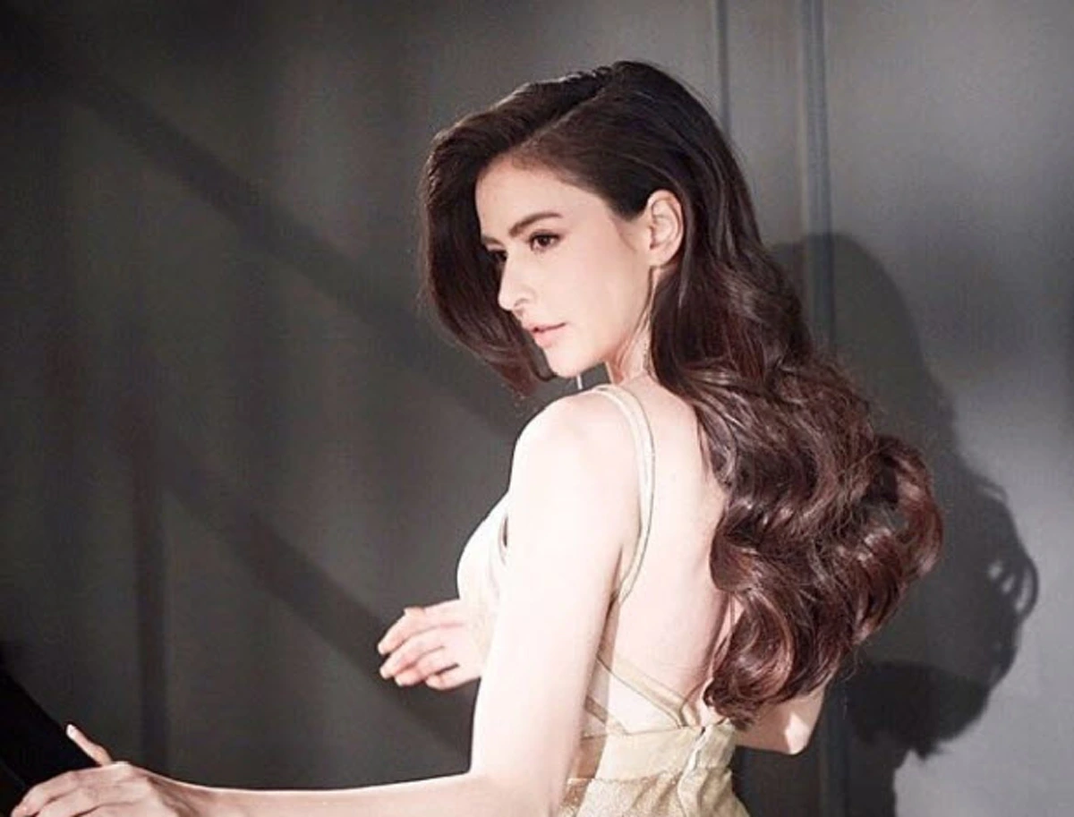 **จูบลาคนเก่า !!! "ศรีริต้า เจนเซ่น" สลัดคราบสาวหวาน - เปลี่ยนลุคส์ครั้งแรก ! บอกเลยเปรี้ยวก็ได้ เรียบร้อยก็ดี !! (ภาพ)