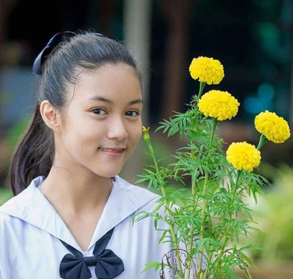 **ปังมากลูกสาวแม่!!! ส่องภาพล่าสุดน้อง "ใยไหม" เจ้าของประโยคฮิต "แม่...หนูเกลียดผู้ชาย" ตอนนี้สวยระดับนางงามจังหวัดแล้ว? (ภาพ)