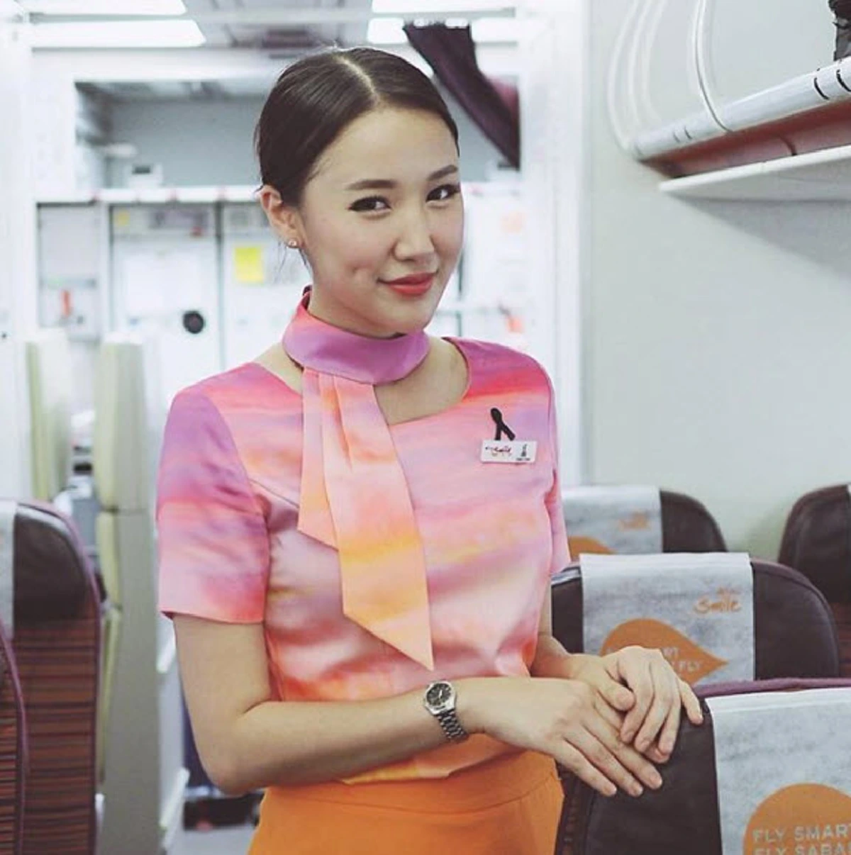 **ยังจำเธอได้ไหม ?? "จุ๊ จุฑามาศ" อดีตพิธีกรจากรายการสตอเบอร์รี่ชีสเค้ก ล่าสุดสลัดคราบเป็น "นางฟ้า" ประจำสายการบิน !?