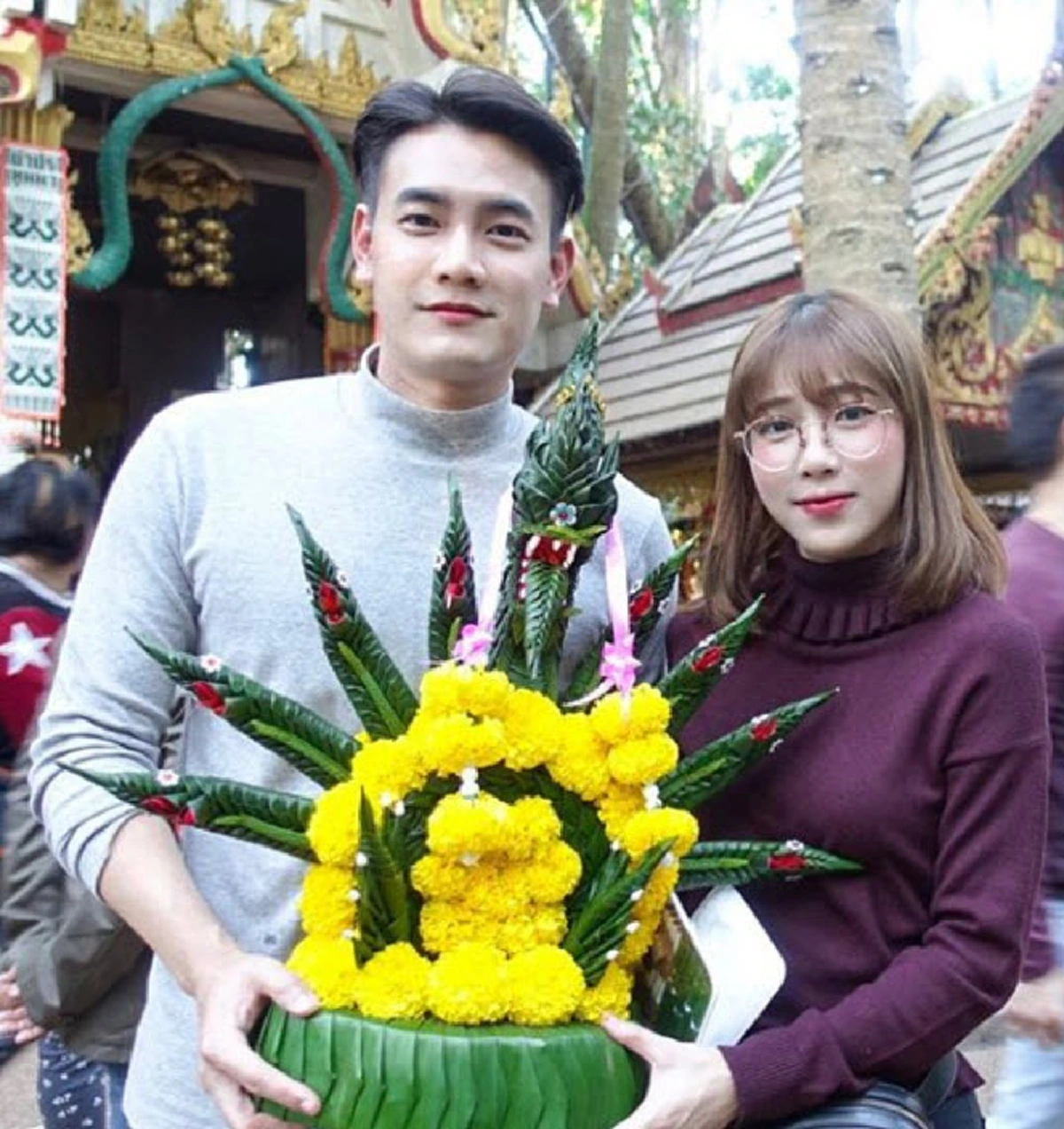 **แทบไม่อยากเชื่อสายตา !!! เมื่อนี่คือชีวิตล่าสุด "แอปเปิ้ล สีสะเหงียน" และสามี "ฟลุ๊ค จิระ" หลังแต่งงานกันมากว่า 3 เดือน !?