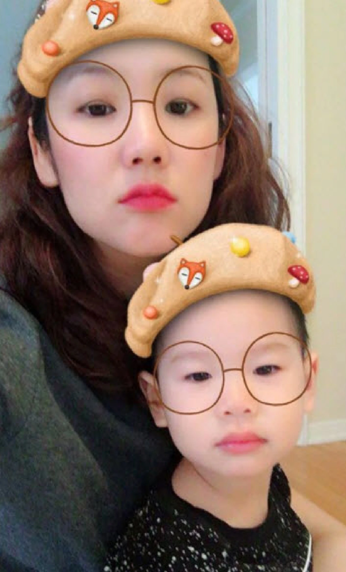 **งงเป็นไก่ตาแตก !! "น้องจุ๋ม" นางเอกโฆษณา "สมูทอี" ในตำนาน ! หลังจากหายหน้าไป ล่าสุดกลับมาพร้อมลูกน้อย ??!! (ภาพ)