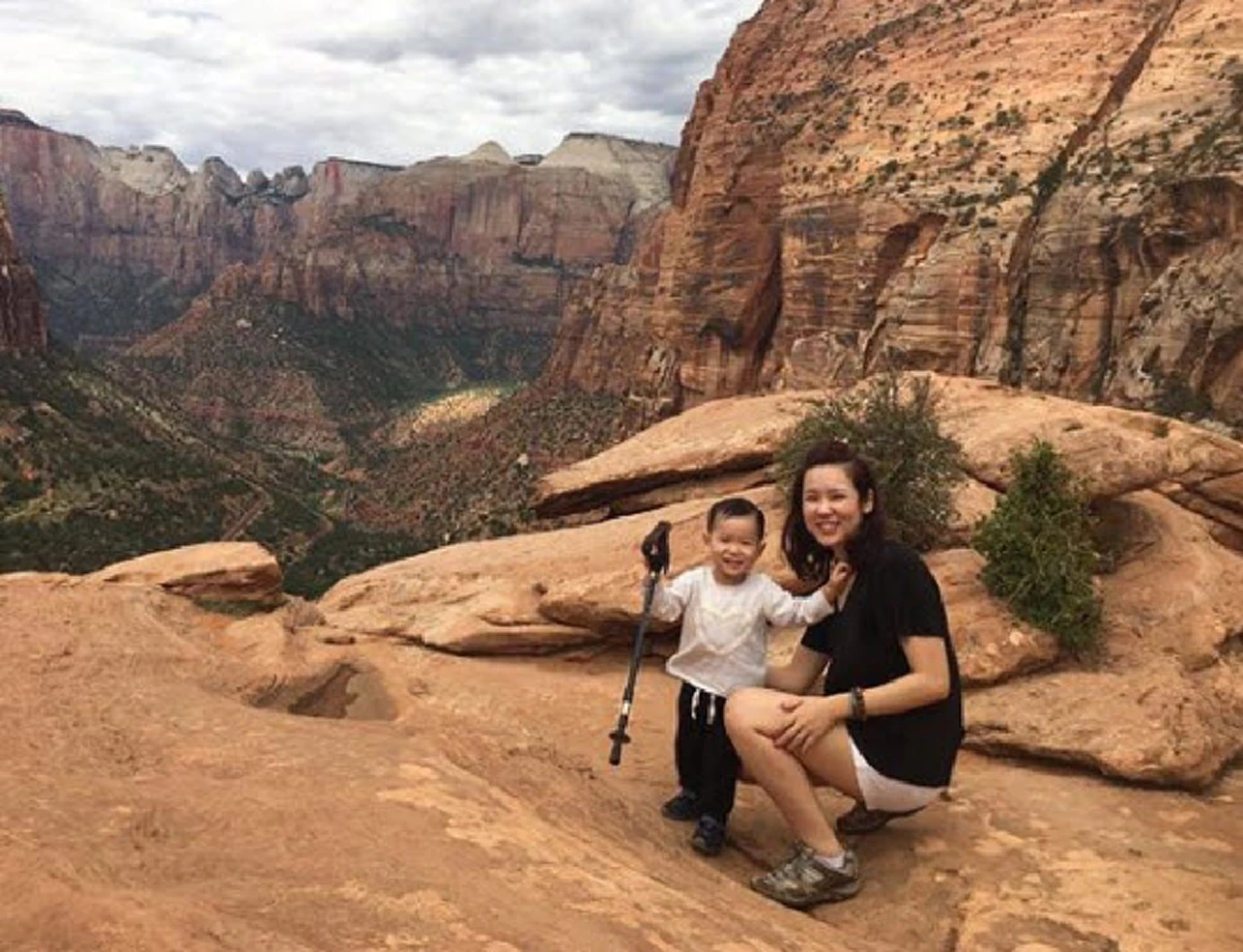 **งงเป็นไก่ตาแตก !! "น้องจุ๋ม" นางเอกโฆษณา "สมูทอี" ในตำนาน ! หลังจากหายหน้าไป ล่าสุดกลับมาพร้อมลูกน้อย ??!! (ภาพ)