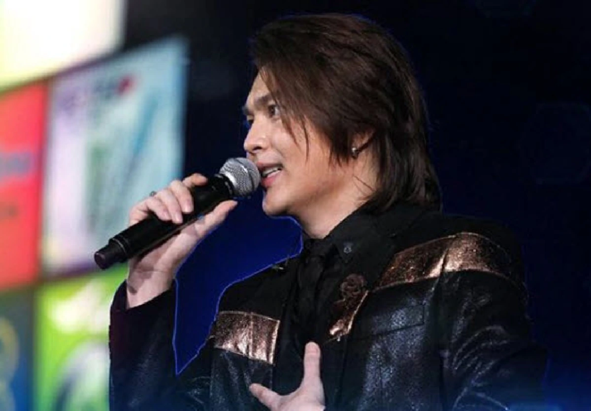 **เปลี่ยนไปจนจำแทบไม่ได้ !!! อดีตนักร้องดูโอชื่อดัง "วอย JR-VOY" หรือ "วอย เกรียงไกร" หลังหายหน้าจากวงการ ล่าสุดทำงานอยู่เบื้องหลัง !