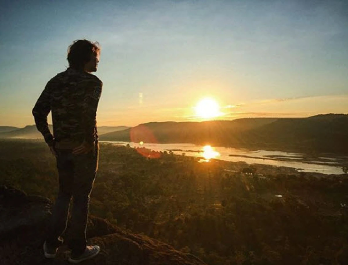 **เปลี่ยนไปจนจำแทบไม่ได้ !!! อดีตนักร้องดูโอชื่อดัง "วอย JR-VOY" หรือ "วอย เกรียงไกร" หลังหายหน้าจากวงการ ล่าสุดทำงานอยู่เบื้องหลัง !