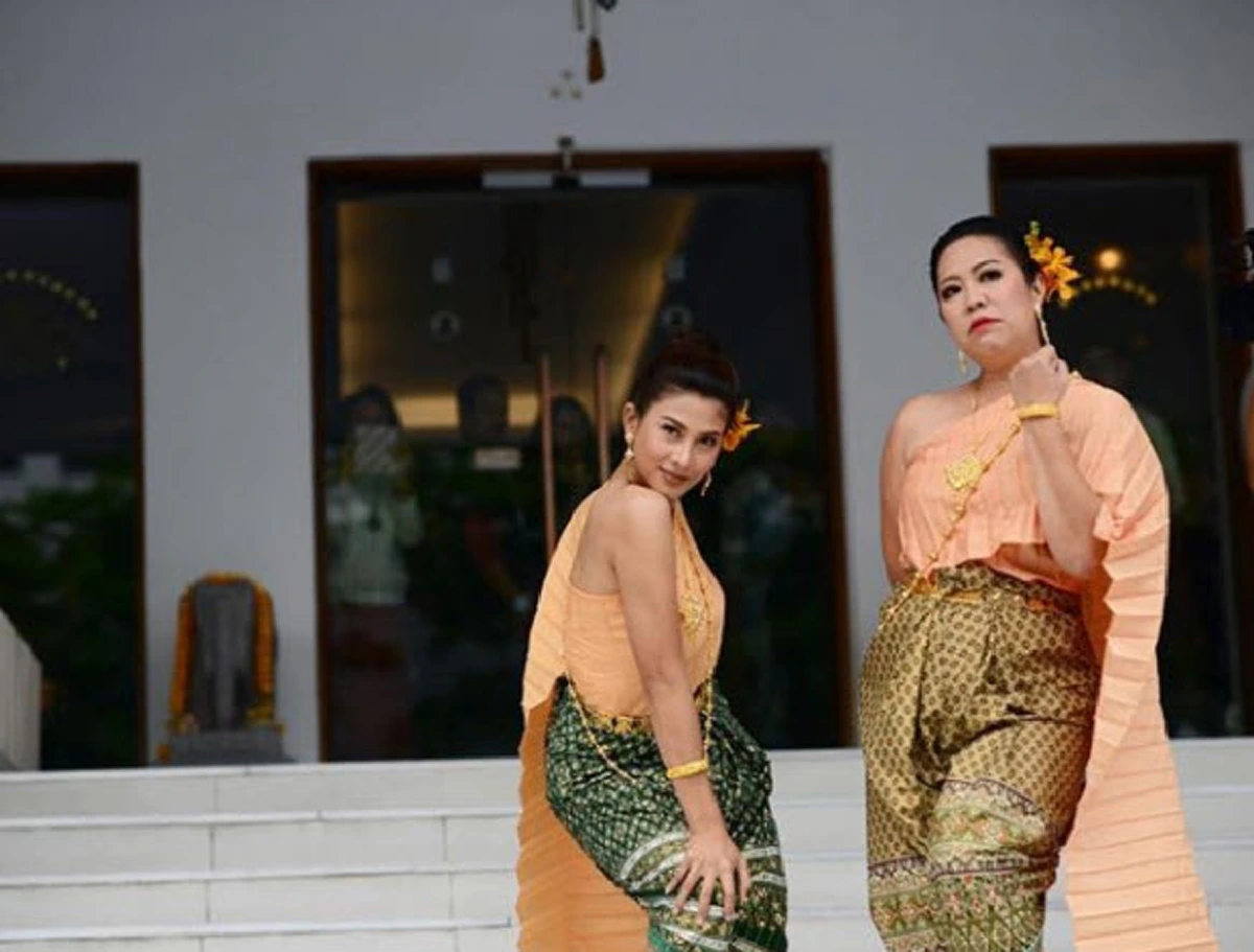 **ค่ายเพลงเรียกตัวด่วน !! จะเกิดอะไรขึ้น ? เมื่อ "นุ่น รมิดา" หรือ "อีแย้ม" เข้าห้องอัดเสียง พร้อมร้องเพลง "บุพเพสันวาส" เพราะแค่ไหนถามใจดู