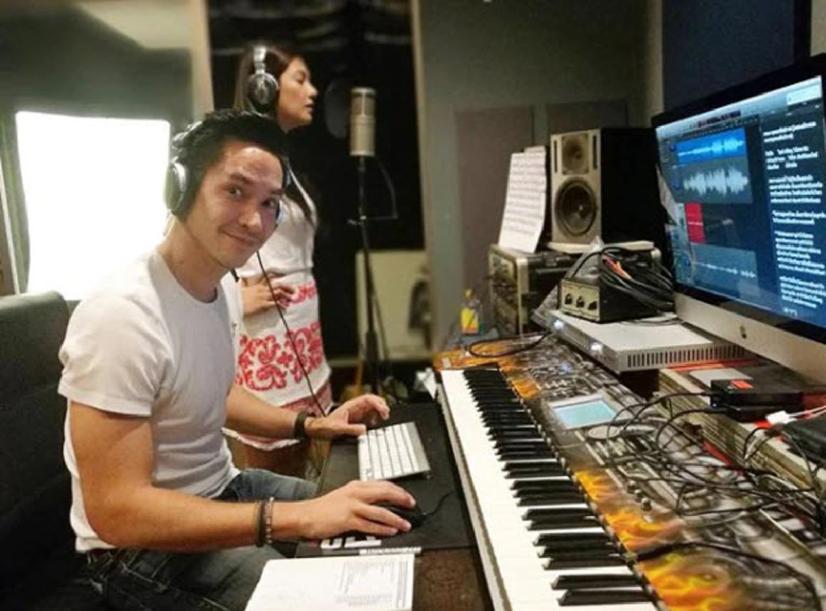 **ค่ายเพลงเรียกตัวด่วน !! จะเกิดอะไรขึ้น ? เมื่อ "นุ่น รมิดา" หรือ "อีแย้ม" เข้าห้องอัดเสียง พร้อมร้องเพลง "บุพเพสันวาส" เพราะแค่ไหนถามใจดู