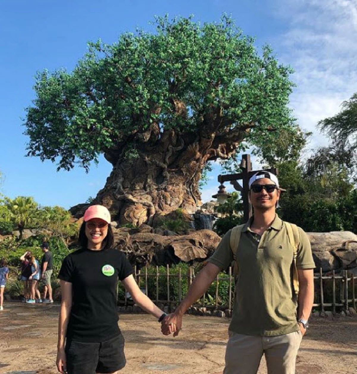 **หลายคนไม่ค่อยรู้ !!! ส่องชีวิต "น็อต วรฤทธิ์" และแฟนสาว "แอร์โฮสเตส" หลังแต่งงานกันมากว่า 1 ปีแล้ว หวานเวอร์จนคนอิจฉา ?