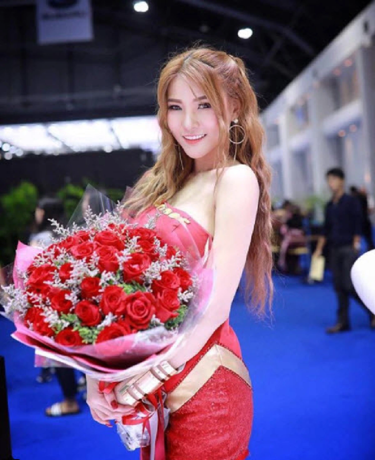 **ตะลึงทั้งวงการ !!! เปิดภาพ "หวานใจ" คนสวยของ "กั๊ก เล้าโลม" บอกเลยดีกรีไม่ธรรมดา เป็นถึง "พริตตี้ระดับแถวหน้า" !?