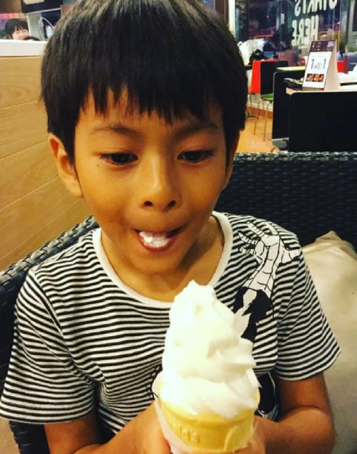 **สาวๆ กรี๊ดคอแตก !!! ยลโฉม "น้องคีตะ" ลูกชายของ "ลีโอ พุฒ" ล่าสุดโตเป็นหนุ่มแล้ว แถมหล่อได้พ่ออีกด้วย !