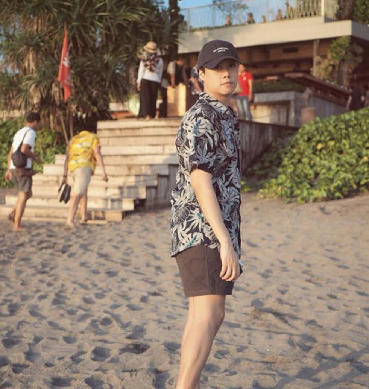 **ครั้งแรกที่ได้เห็น !!! เปิดภาพ "ลูกชาย" ทายาทของเจ้าแม่อาณาจักรทีวีพูลอย่าง "ติ๋ม ทีวีพูล" บอกเลยงานดี จนต้องหยุดมอง ?