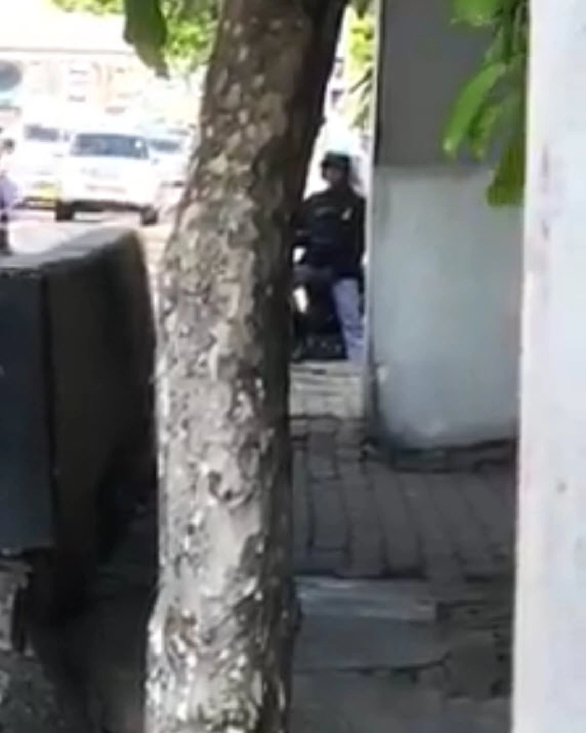 ไปว่าวต่อในคุกเหอะ!! สาวสุดเซ็งออกจากบ้านสายเจอโรคจิตชักให้ดูทุกวัน ทำมาเป็นปีแบบนี้ขอประจานหนักๆ (คลิป)