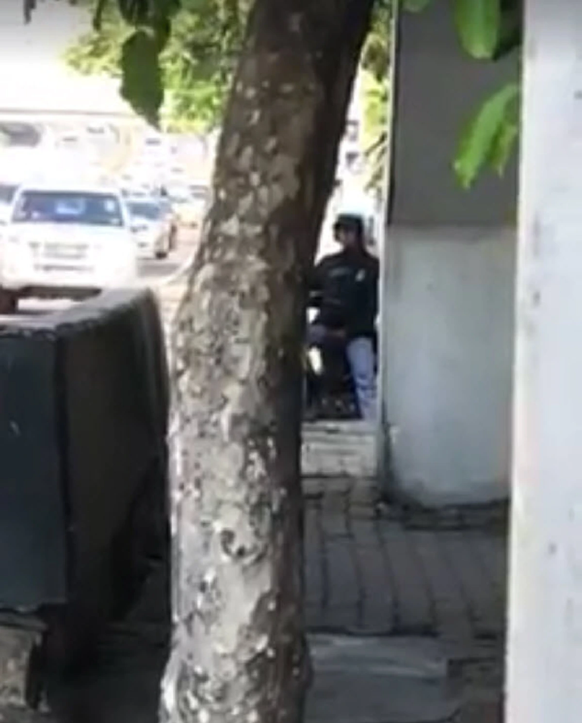 ไปว่าวต่อในคุกเหอะ!! สาวสุดเซ็งออกจากบ้านสายเจอโรคจิตชักให้ดูทุกวัน ทำมาเป็นปีแบบนี้ขอประจานหนักๆ (คลิป)