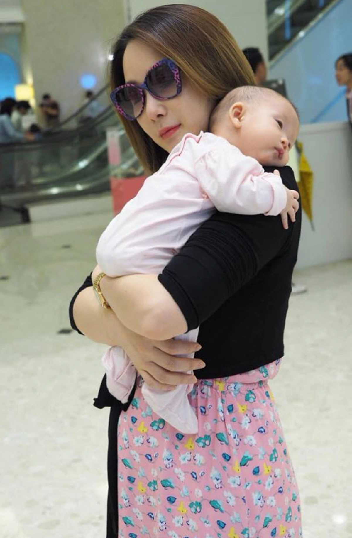 #มีขึ้นต้องมีลง!! เปิดชีวิตล่าสุด "นิกกี้ พริตตี้เงินล้าน" หลังจากมี "ลูกสาว" ชีวิตพลิกผัน ปัจจุบันเปลี่ยนไปมาก แทบไม่เหลือสภาพเดิม !! (ภาพ)