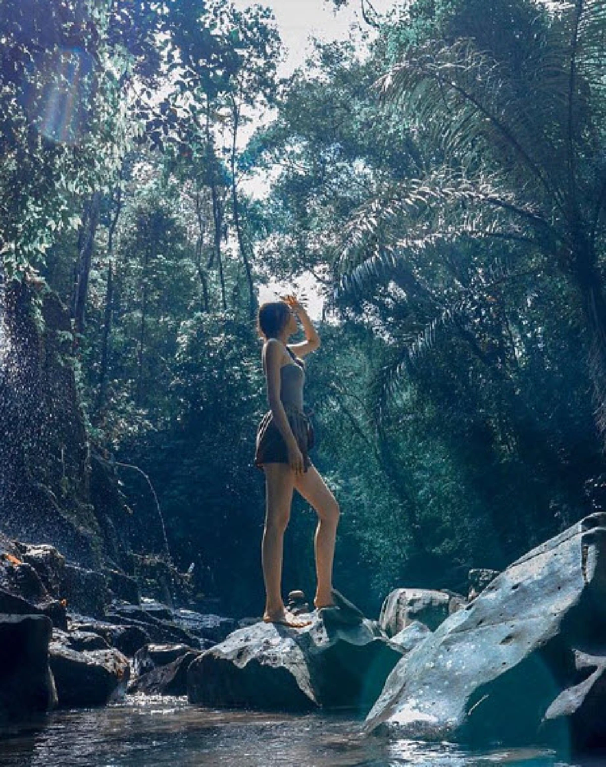 **แซบข้ามประเทศ !!! "โฟร์ ศกลรัตน์" ขอจัดเต็ม "บิกินี่ตัวจิ๋ว" อวดบั้นท้ายไกลถึงอินโดนีเซีย ! งานนี้ทำเอาเลือดกำเดาแทบพุ่ง