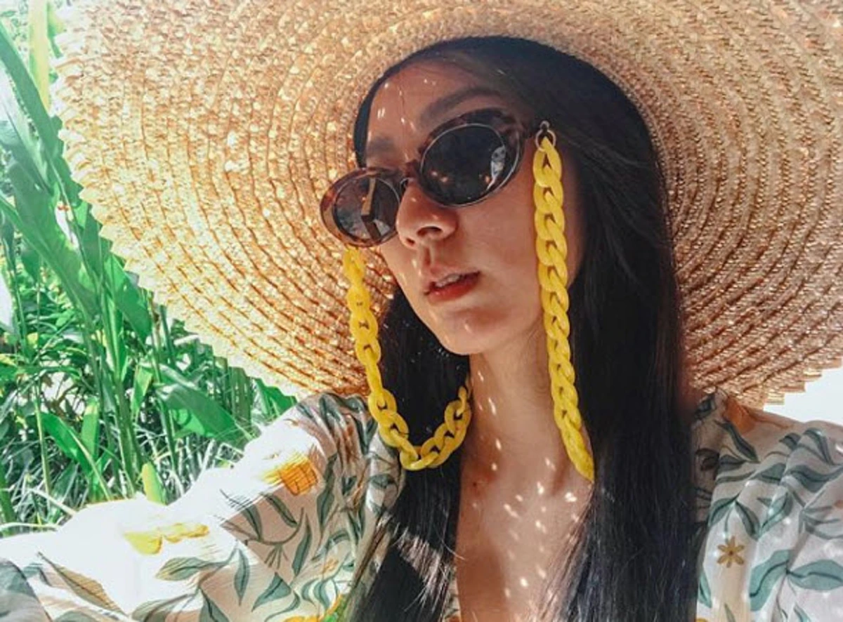 **แซบข้ามประเทศ !!! "โฟร์ ศกลรัตน์" ขอจัดเต็ม "บิกินี่ตัวจิ๋ว" อวดบั้นท้ายไกลถึงอินโดนีเซีย ! งานนี้ทำเอาเลือดกำเดาแทบพุ่ง