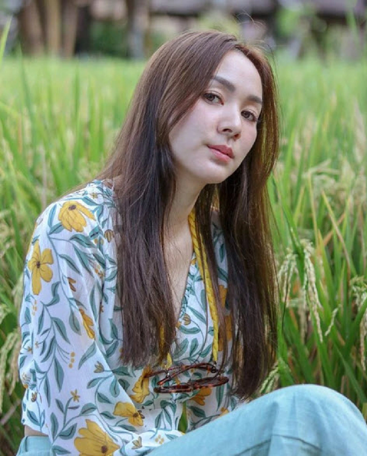 **แซบข้ามประเทศ !!! "โฟร์ ศกลรัตน์" ขอจัดเต็ม "บิกินี่ตัวจิ๋ว" อวดบั้นท้ายไกลถึงอินโดนีเซีย ! งานนี้ทำเอาเลือดกำเดาแทบพุ่ง