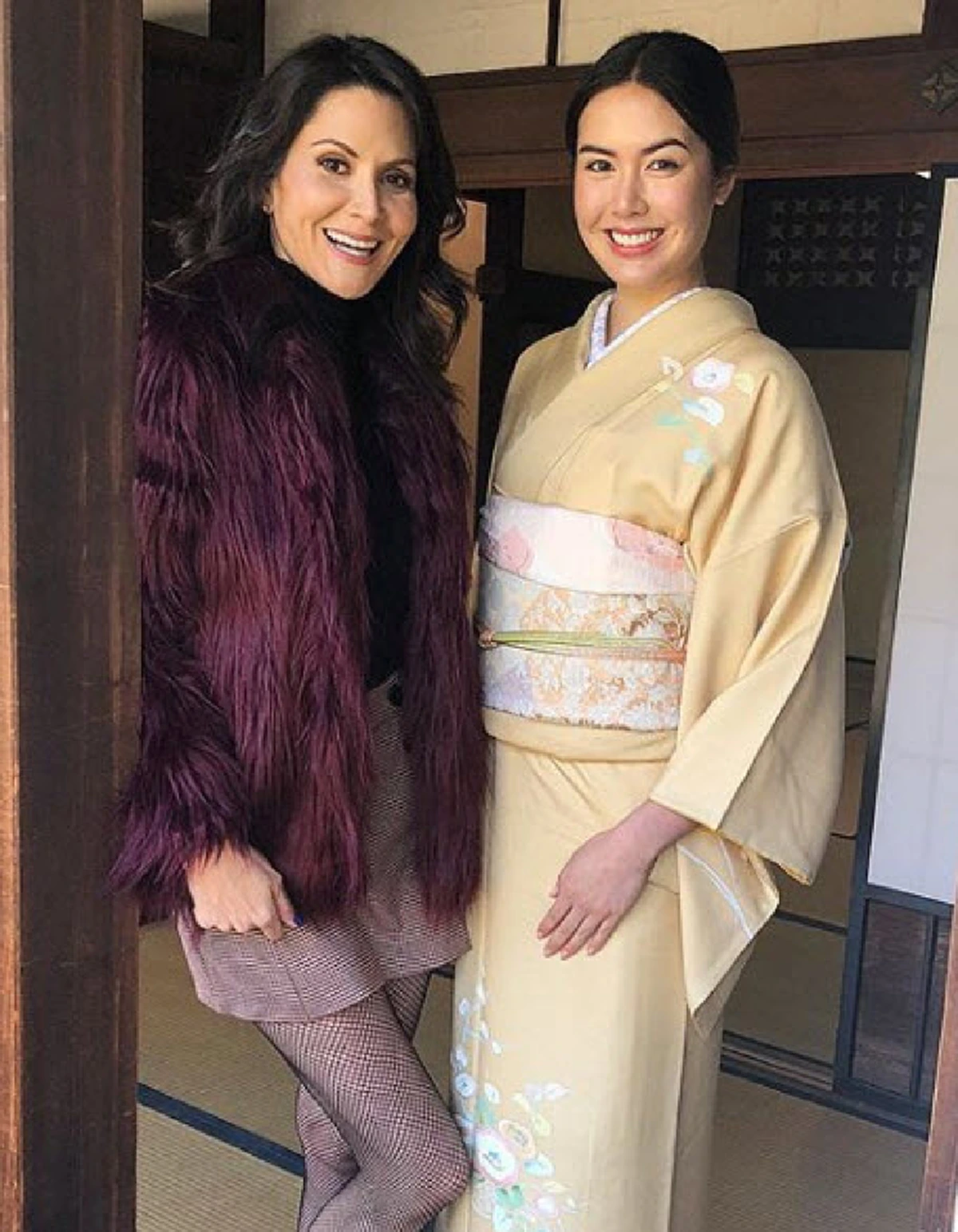 **เด็กยังต้องอาย !!! "จีน่า จิดาภา" อดีตรองนางสาวไทย โพสต์ท่าสุดแซบใน "ชุดบิกินี่" ประชันความสวยกับลูกสาว !