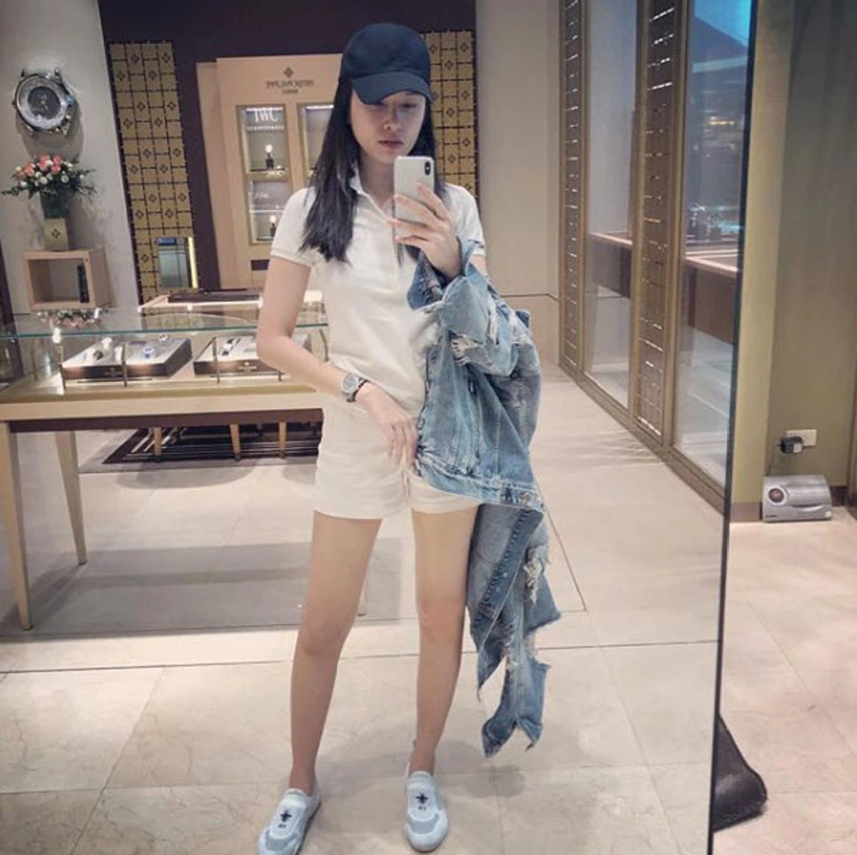 ***หน้าตาดีทั้งบ้านจริงๆ !!! เปิดภาพน้องสาวแท้ๆ ของ "ปอย ตรีชฎา" ที่หลายคนไม่เคยเห็น บอกเลยว่าสวยไม่แพ้พี่สาว !?