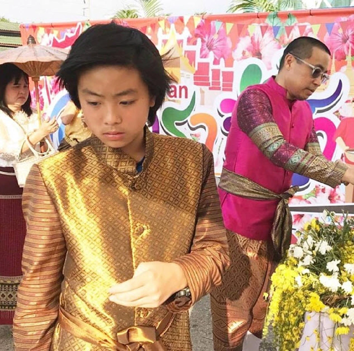 ***ถอดแบบสำเนาถูกต้อง !!! เปิดภาพ "น้องปราบ" ลูกชายคนเดียวของคุณแม่เจ้าของวลีเด็ด "ของมันต้องมี" ล่าสุดโตแล้วหล่อมาก พร้อมเฉิดฉายในวงการ !?