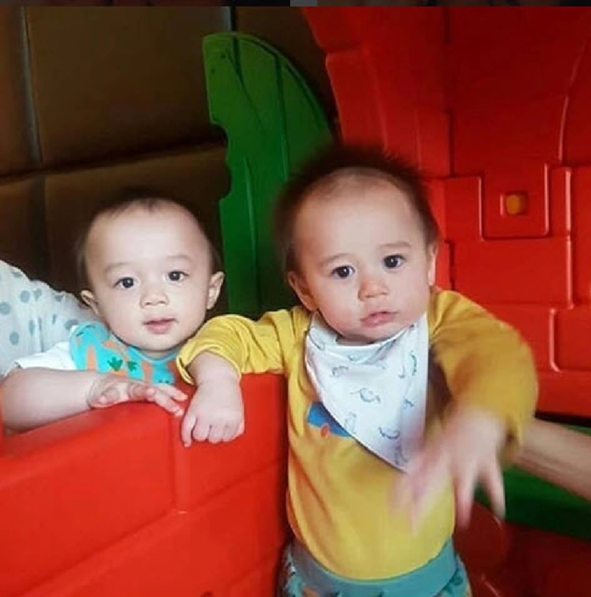 #ส่องกันชัดๆ “สายฟ้า - พายุ” โชว์สกิลเล่นดนตรีขั้นเทพ!!! เห็นแบบนี้อนาคตนักดนตรีแน่นอน (คลิป)