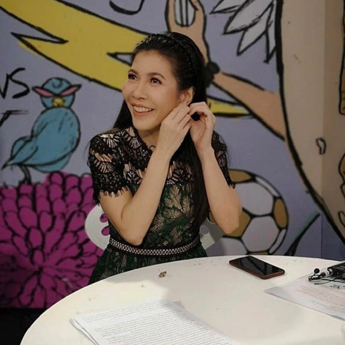 ***ช็อกทั้งวงการบันเทิง !!! "ตุ๊ยตุ่ย พุทธชาด" ยอมรับคบเพศเดียวกัน ไม่สนคนมองเป็นเลสเบี้ยน ลั่น ทุกอย่างมันเปลี่ยนได้เสมอ !? (คลิป)