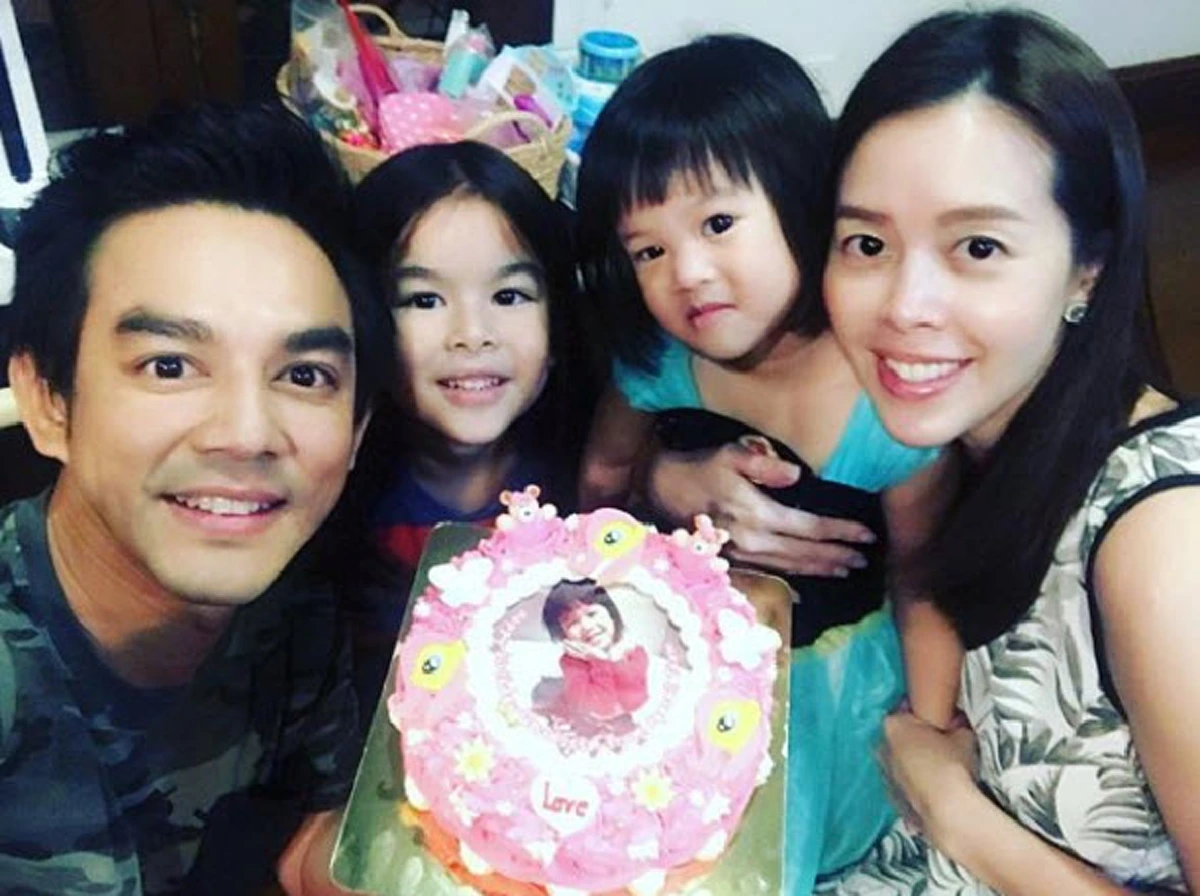 **โชคเข้าข้างอีกคน !!! "นักร้องหนุ่ม" ถูกรางวัลเลขท้าย 2 ตัวตรงๆ งานนี้แทบปิดซอยเลี้ยงกันเลยทีเดียว !