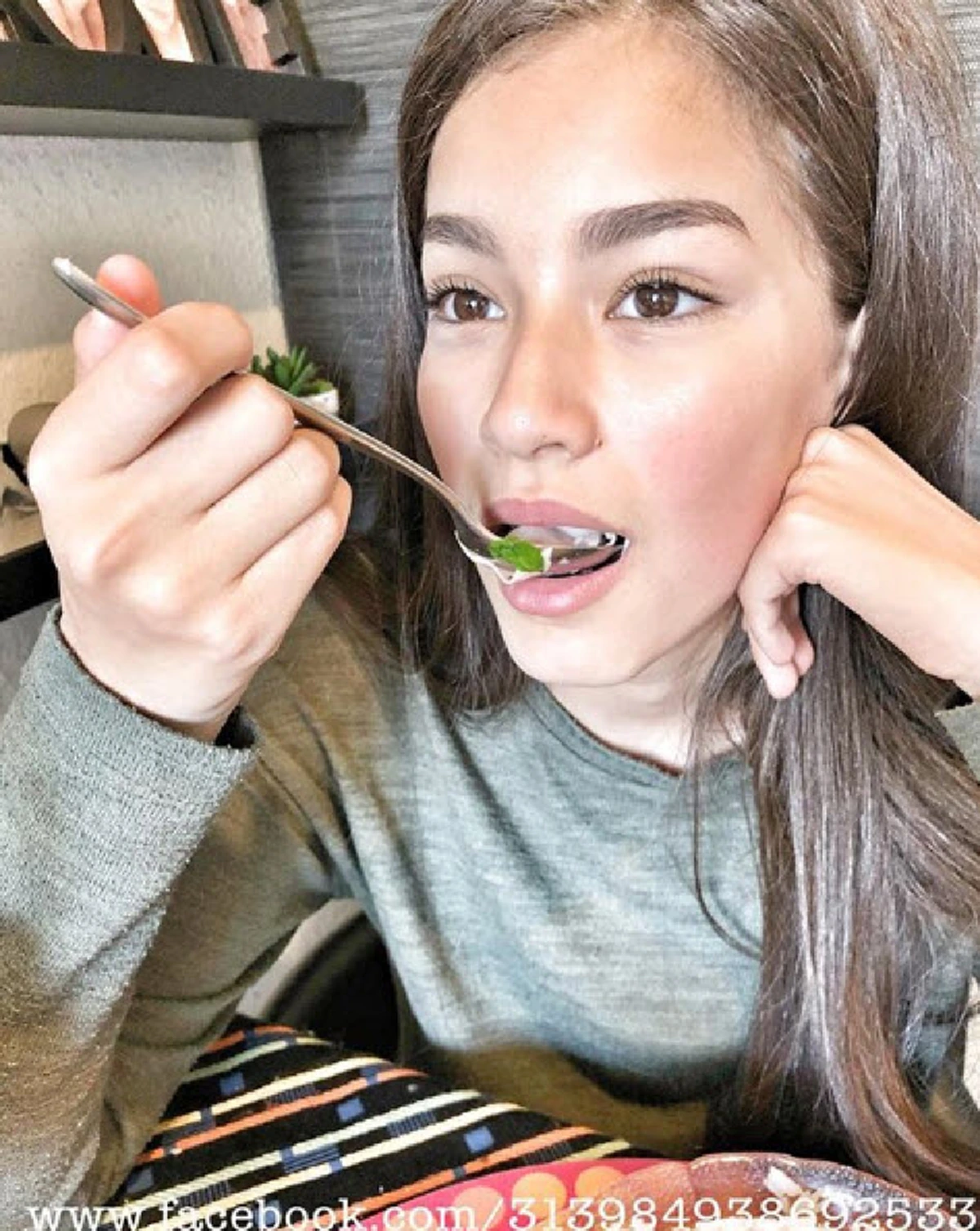 ***เปิดภาพ "น้องนาทัชชา" สาวน้อยลูกครึ่งที่หน้าตาสะสวยตั้งแต่เด็ก ล่าสุดโตขึ้นเยอะมาก แถมนับวันก็ยิ่งสวยวันสวยคืน !?