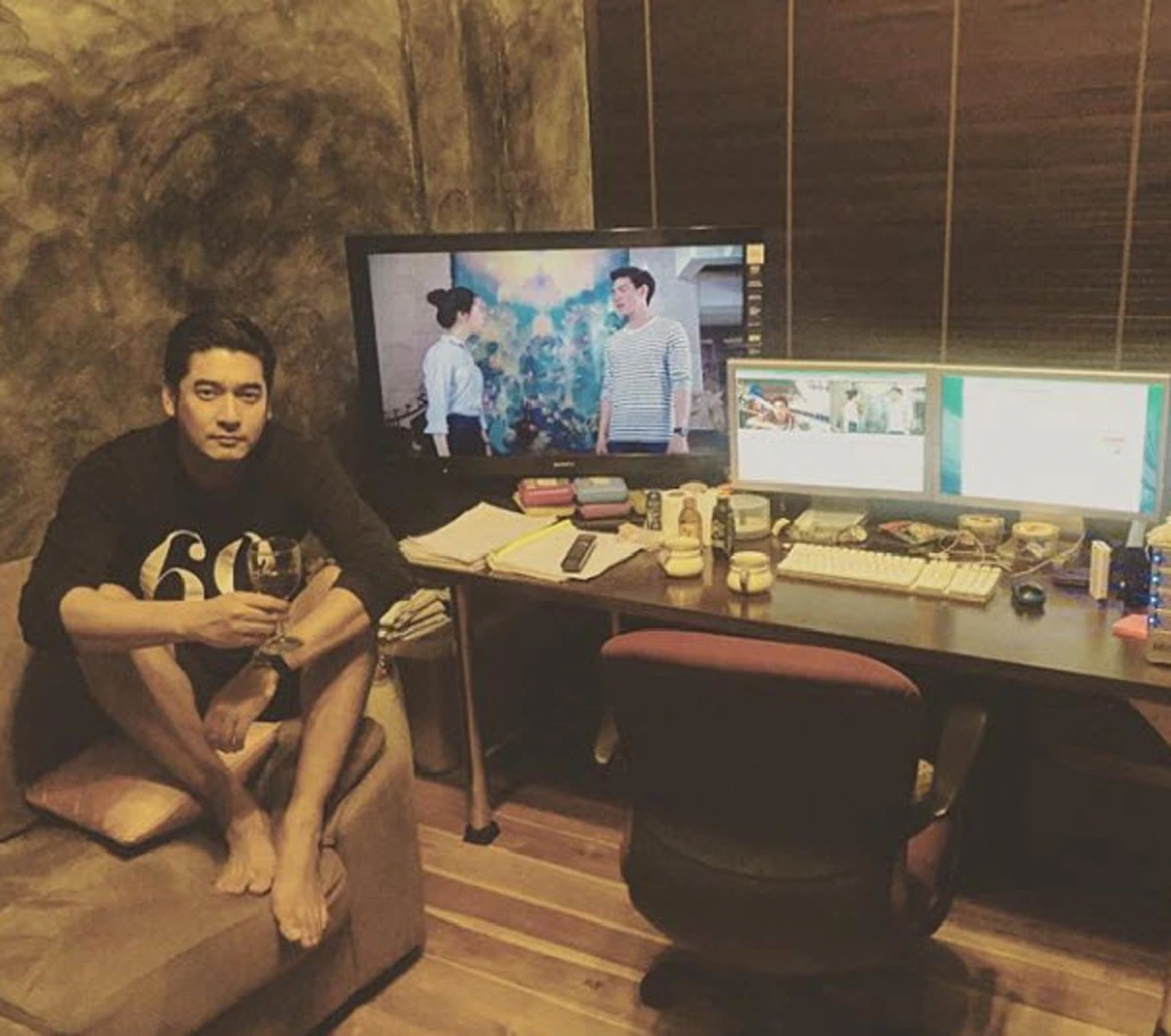 ***ห่างหายไปนาน ! ล่าสุด "วี วีรภาพ" กลับมาพร้อมกับบทบาทใหม่ ในการทำงานเบื้องหลัง !? (รายละเอียด)