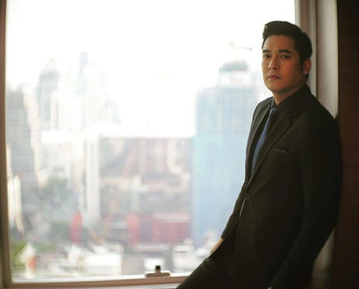 ***ห่างหายไปนาน ! ล่าสุด "วี วีรภาพ" กลับมาพร้อมกับบทบาทใหม่ ในการทำงานเบื้องหลัง !? (รายละเอียด)