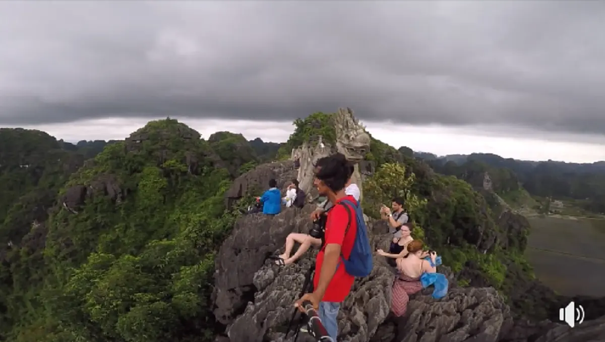 เจ๋งมาก! "บอลพาเที่ยว" ออกทริปเวียดนาม 80 วัน ด้วยมอเตอร์ไซค์ แต่ละที่ฟินสุดๆ คนแห่ชมเป็นล้าน!