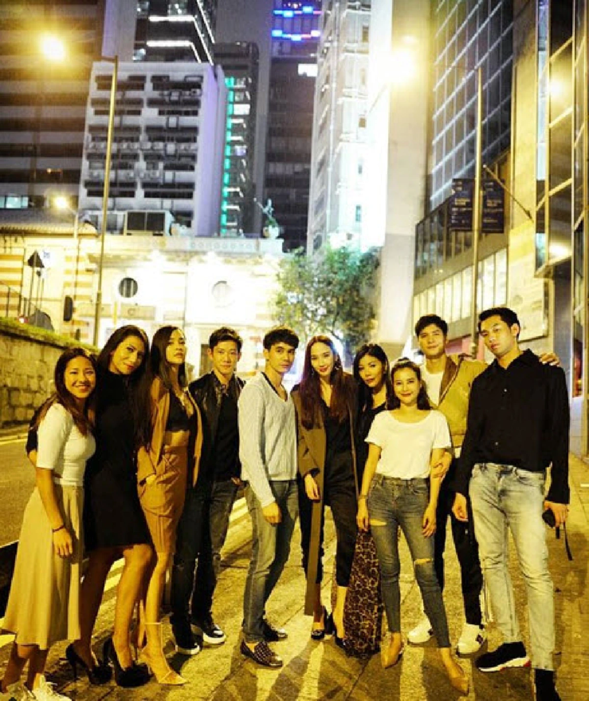 ไมค์ - ปุ๊กลุก ตอบดราม่า พยายามเข้ากลุ่มอั้ม พร้อมให้กำลังใจดีเจมะตูม หลังเจอดราม่าเกาะกระแสอั้มอีกคน