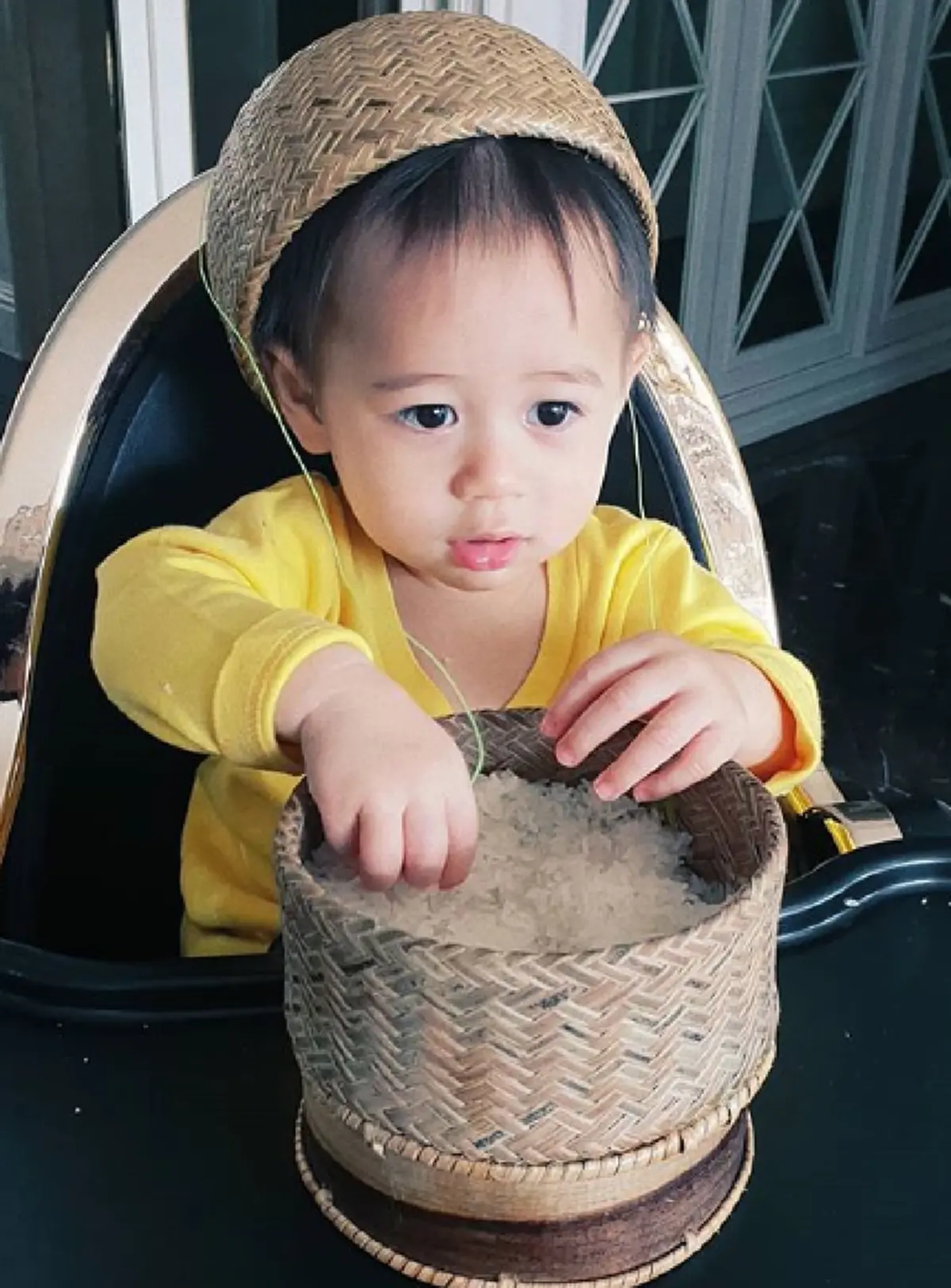 "สายฟ้า-พายุ" 2 เเฝดซุปตาร์ฟันน้ำนม กับลุคสุดน่ารัก เด็กดอยเต่า!