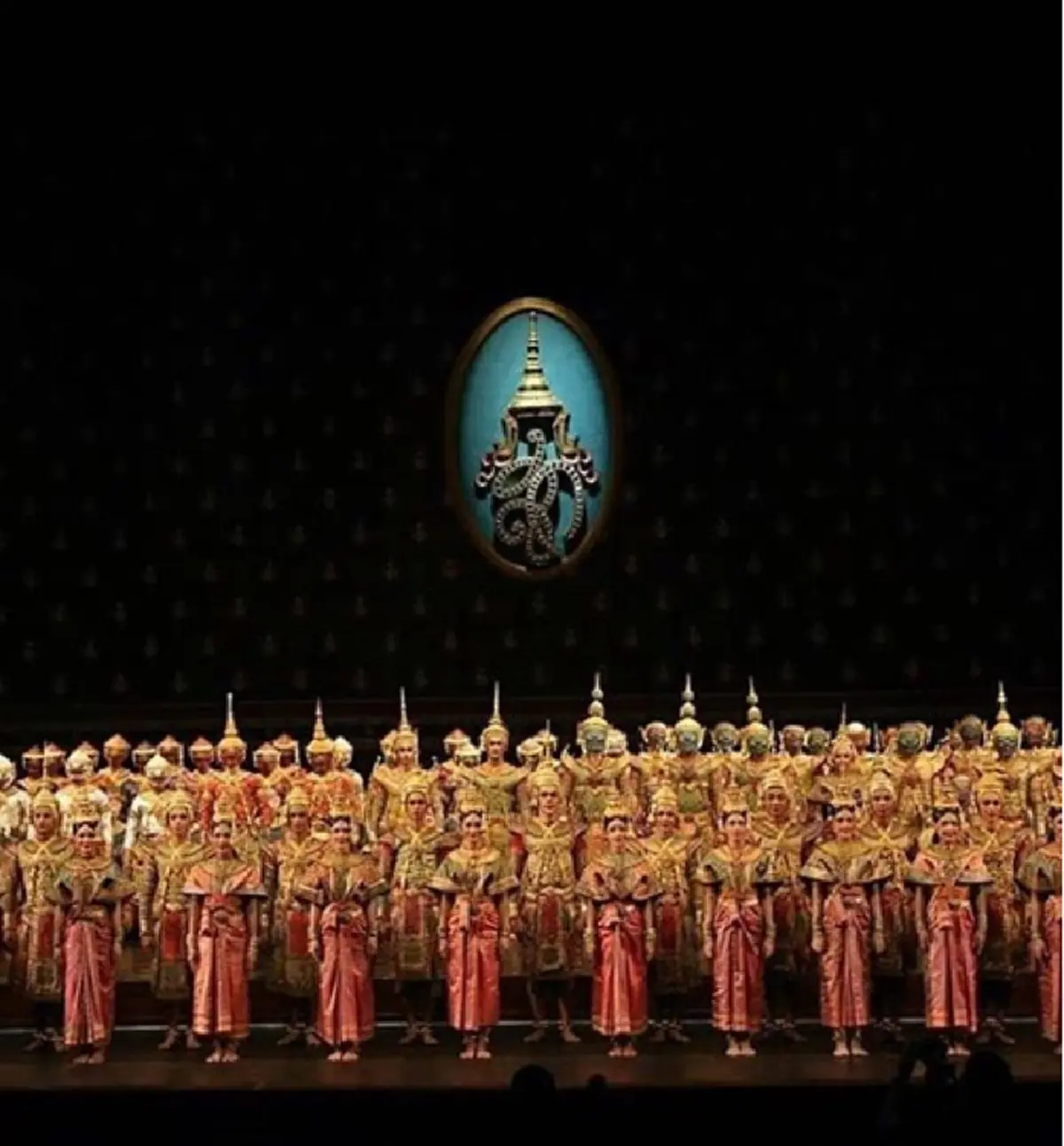 "นุ่น วรนุช" ในชุดไทยจักรพรรดิ ร่วมชมโขนพระราชทานในสมเด็จพระนางเจ้าฯ