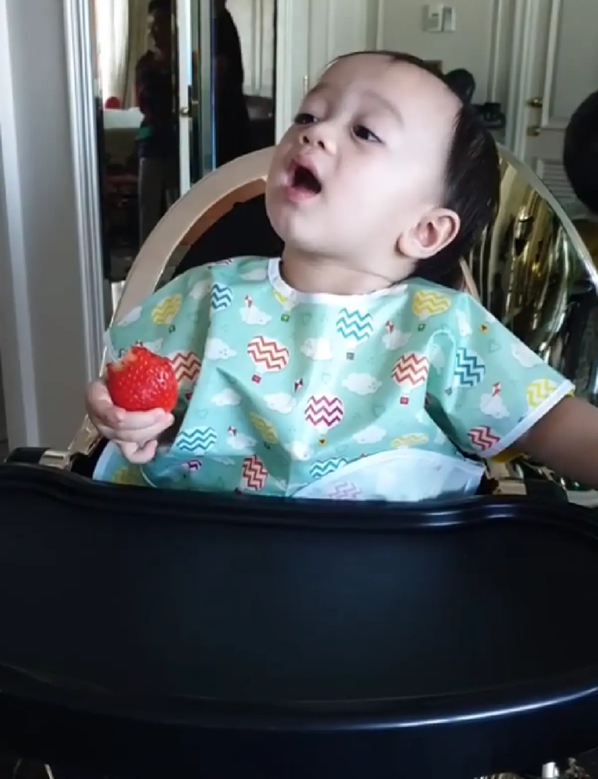 น้องแฝด "สายฟ้า-พายุ" ตะโกนเรียกปะป๊าครั้งแรก เสียงดังลั่น