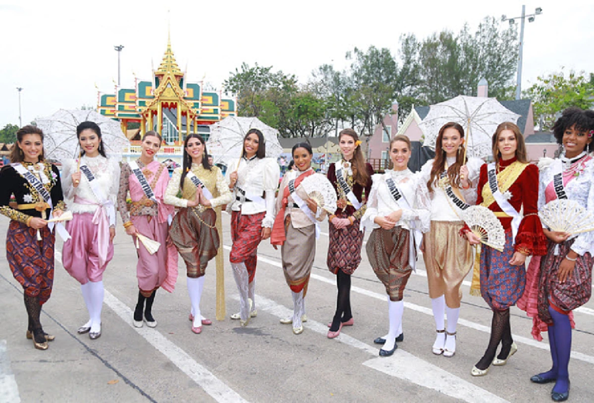 นางงาม มิสยูนิเวิร์ส 2018 สวมชุดไทยโบราณเรียนรู้วัฒนธรรม วิถีชีวิตเเบบไทย (ภาพ)