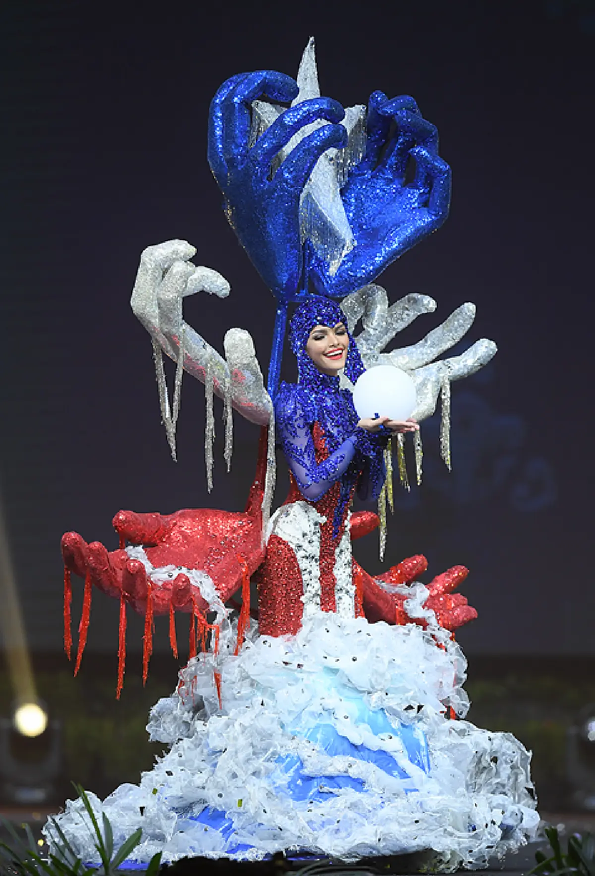 ชุดประจำชาติประกวดมิสยูนิเวิร์ส 2018  "นิ้ง โศภิดา" สวมชุดช้างเรียกเสียงเชียร์และคะแนนจากกรรมการ(ภาพ)