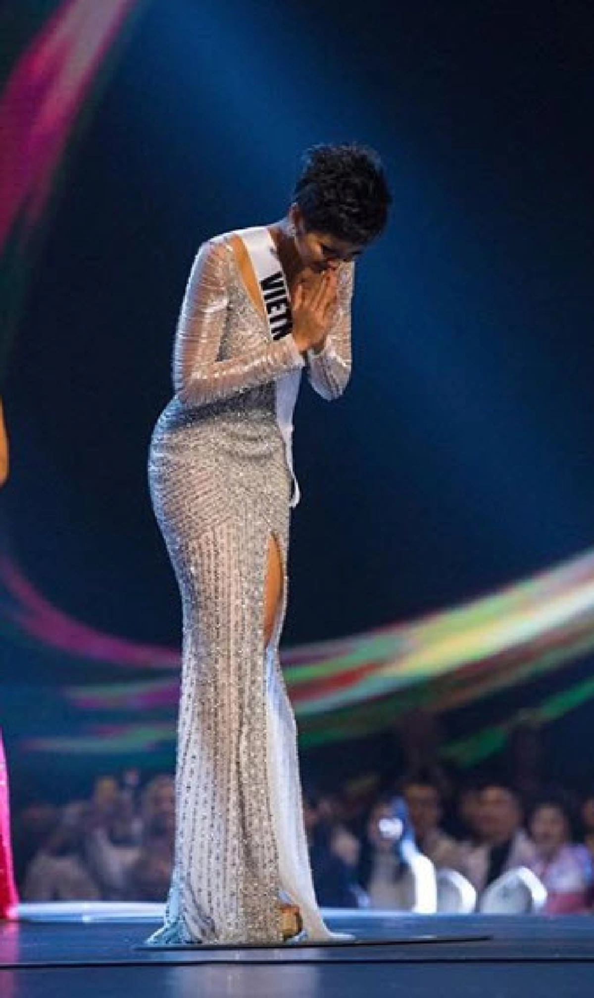 เปิดประวัติ "เฮอ เฮนนี"  ท็อป 5 มิสยูนิเวิร์สเวียดนามกับชีวิตต้องสู้ เพราะ เธอคือความหวังของครอบครัว