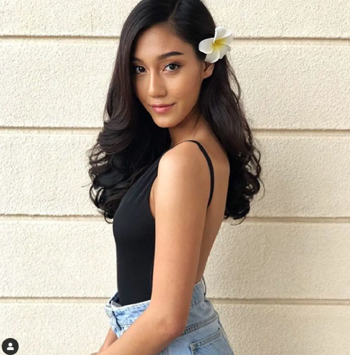 "นิโคลีน" ตื้นตันคว้ารองอันดับ 1 "มิสเวิลด์ 2018" เป็นของขวัญปีใหม่ให้คนไทย ก้มกราบเท้าแม่ หญิงแกร่งผู้อยู่เบื้องหลังความสำเร็จชีวิต