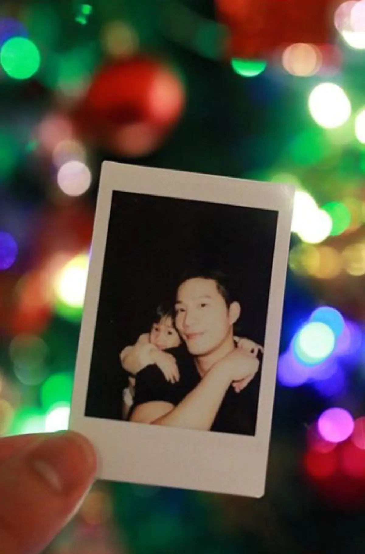 "บี้ KPN" แต่งต้นคริสต์มาสรอ "กุ๊บกิ๊บ-น้องเป่าเปา" บินฉลองเทศกาลพร้อมหน้าพร้อมตาที่จีน(คลิป)