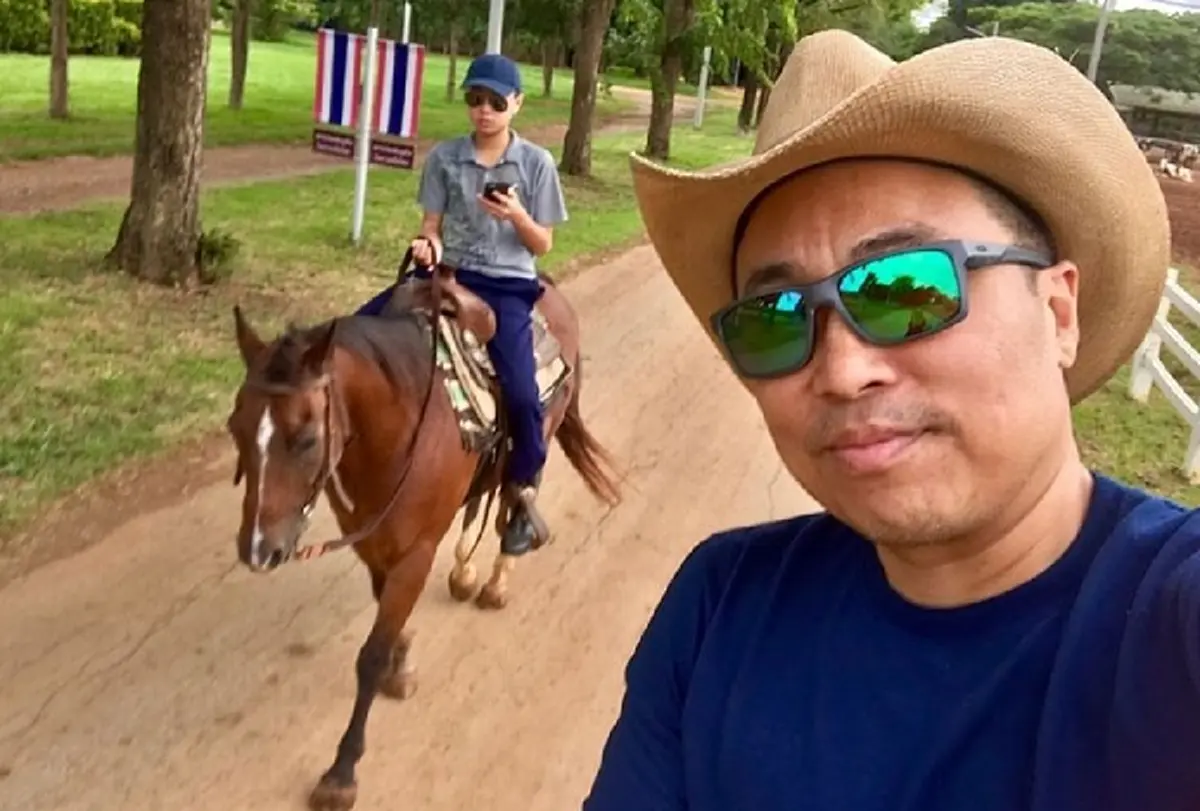 "น้องปราบ" ทายาทเจ้าของโชคชัย ลูกชายหัวแก้วหัวแหวน "สู่ขวัญ บูลกุล" สอนลูกติดดิน ใช้ชีวิตแบบชาวไร่