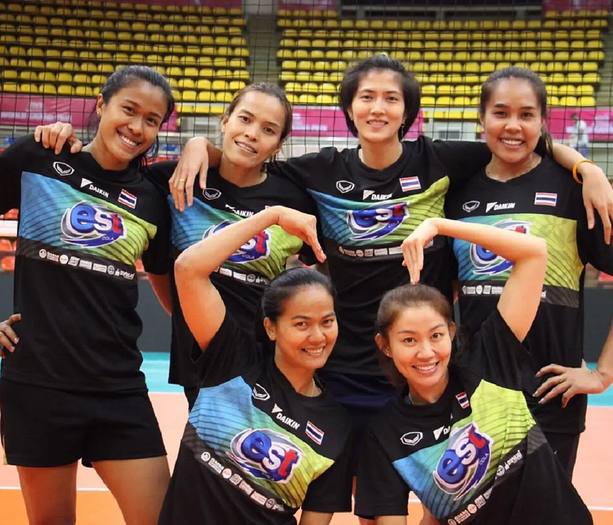 รักที่สุดเเก๊งนี้!!"6เซียน"ตบสาวไทยระดับตำนาน..รวมตัวเฉพาะกิจให้หายคิดถึง!!เเฟนลูกยางไทยถล่มคอมเมนต์สนั่นไอจี!!อยากเห็นลงเล่นด้วยกันอีกครั้ง