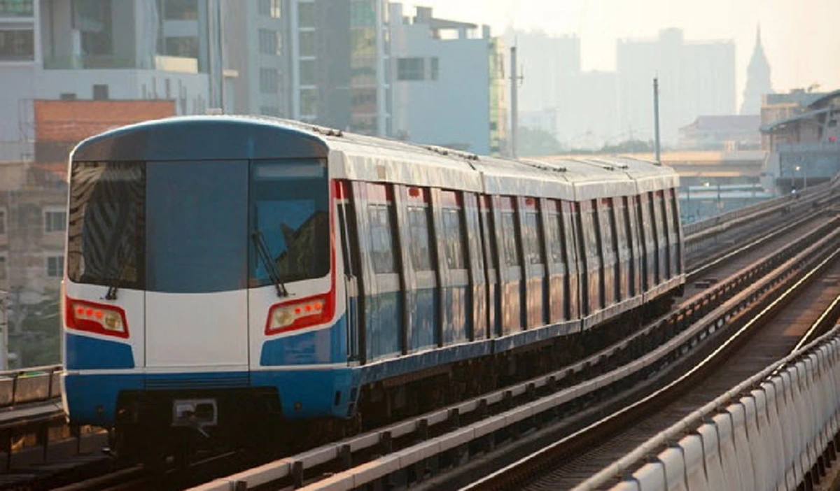 ชาวเน็ตบ่นอุบ \"รถไฟฟ้าบีทีเอส\" เกิดเหตุขัดข้องหลายครั้งตลอดทั้งวัน