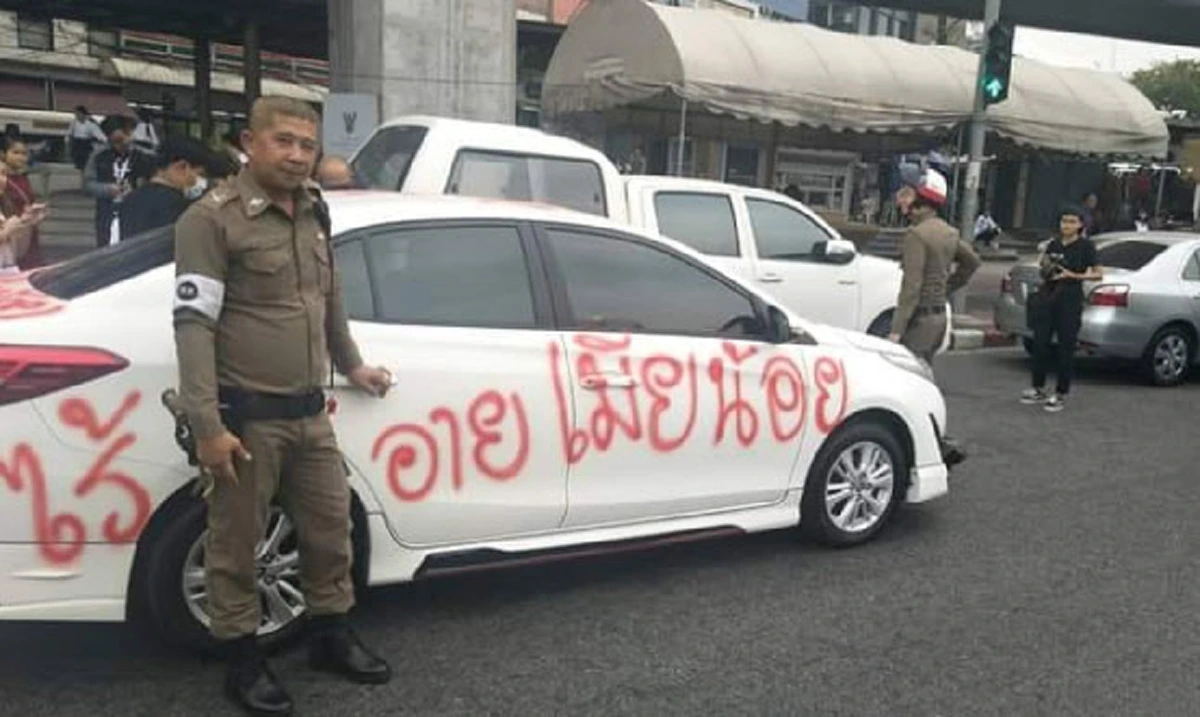 รถโดนพ่นสี "เมียน้อย แย่งผัวชาวบ้าน" แชร์สนั่นโซเชียล อาจจะเป็นการโปรโมทละคร