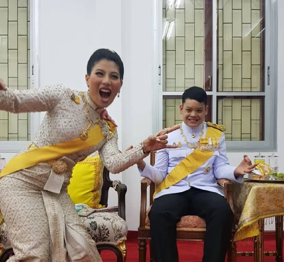 พระอิริยาบถตรึงใจ!! สมเด็จฯเจ้าฟ้าสิริวัณณวรีฯ  สะพานเชื่อม คนรุ่นใหม่ กับ สถาบันพระมหากษัตริย์ เจ้าหญิงแห่งวงการแฟชั่น และการกีฬา