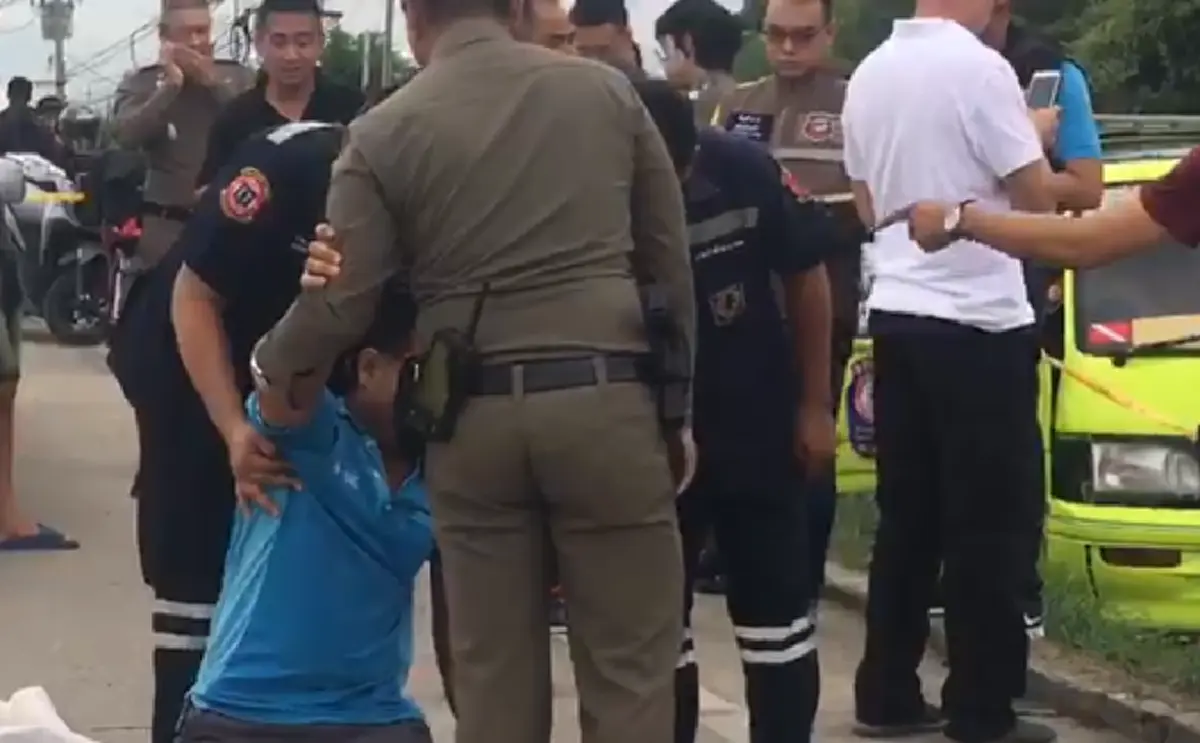 นักเรียนเทคโนฯ รถล้มกลางถนน  (คลิป)