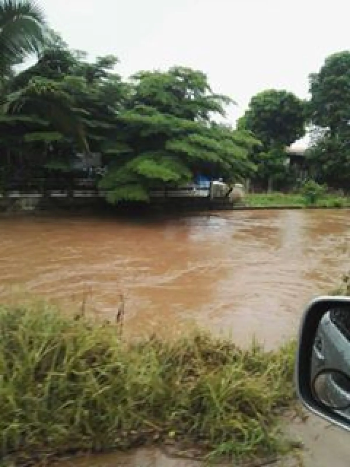 ภาคเหนือยังอ่วม!! พายุโซนร้อน “ลาตัส” ส่งผลฝนตกหนัก หลายจังหวัดเตรียมรับมือพายุฝนและน้ำป่าไหลหลากฉับพลัน