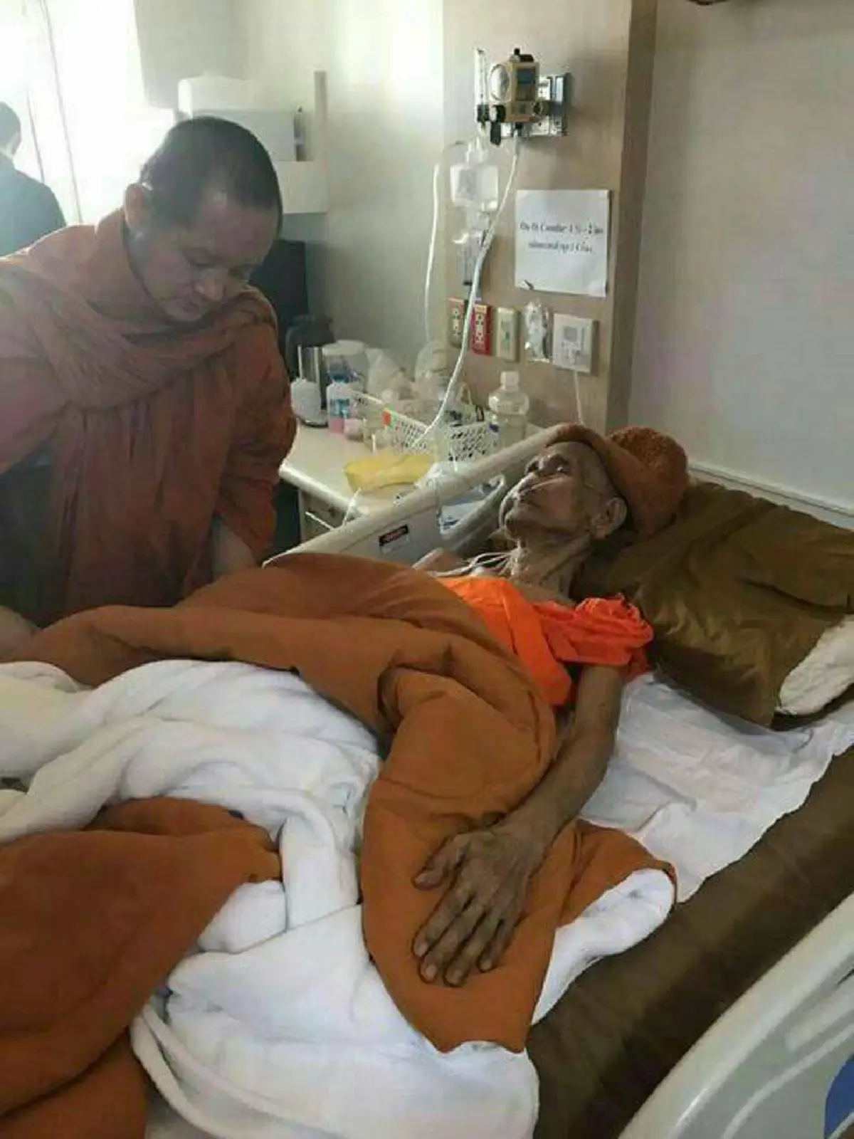 สิ้นแล้วพระเกจิดัง "หลวงพ่อรวย ปาสาทิโก"แห่งวัดตะโก  มรณภาพ สิริอายุ 95 ปี