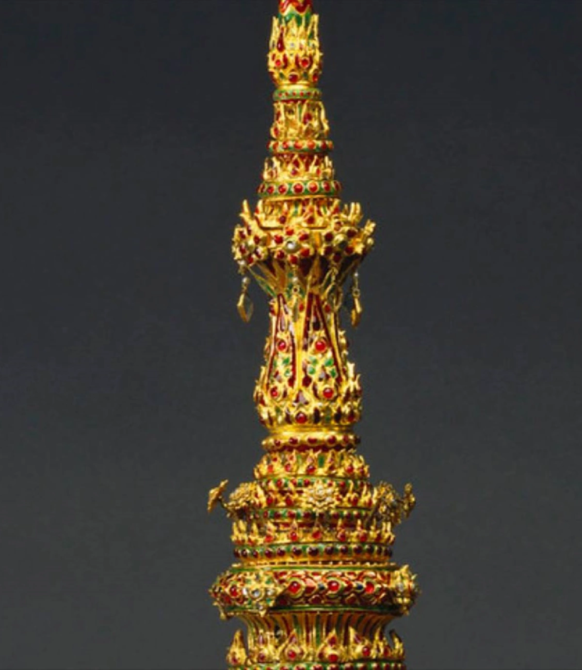 เป็นบุญตายิ่งนัก!! เผยภาพ "มงกุฎทองคำ" ที่รัชกาลที่ ๔ พระราชทานให้ "สมเด็จพระนางเจ้าวิคตอเรีย" แห่งประเทศอังกฤษ เพื่อเจริญสัมพันธไมตรี(คลิป)