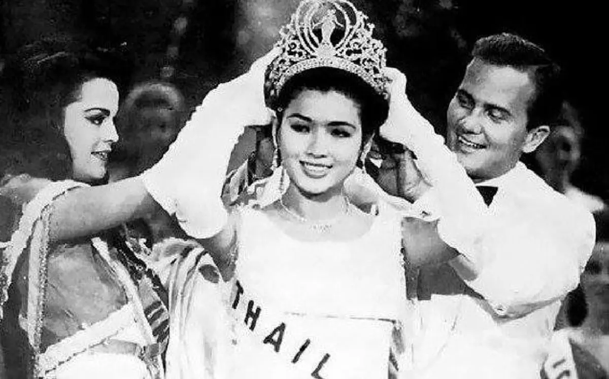 ย้อนรอยนางงามจักรวาล!! ๒๔ กรกฎาคม "อาภัสรา หงสกุล" สาวไทยคนแรกที่คว้ามงกุฏนางงามจักรวาลในการประกวดที่ฟลอริดา สหรัฐอเมริกา #วันนี้ในอดีต